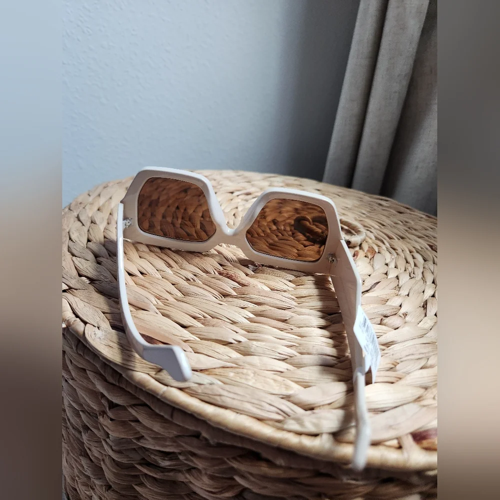 Aerie‎ Beige Sunglasses NWT